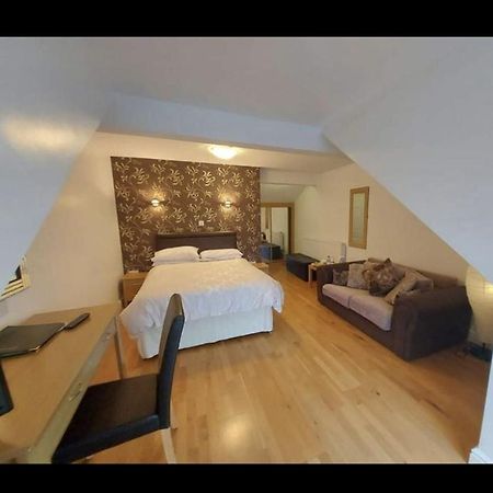The Countryman Inn Llantrisant  Εξωτερικό φωτογραφία
