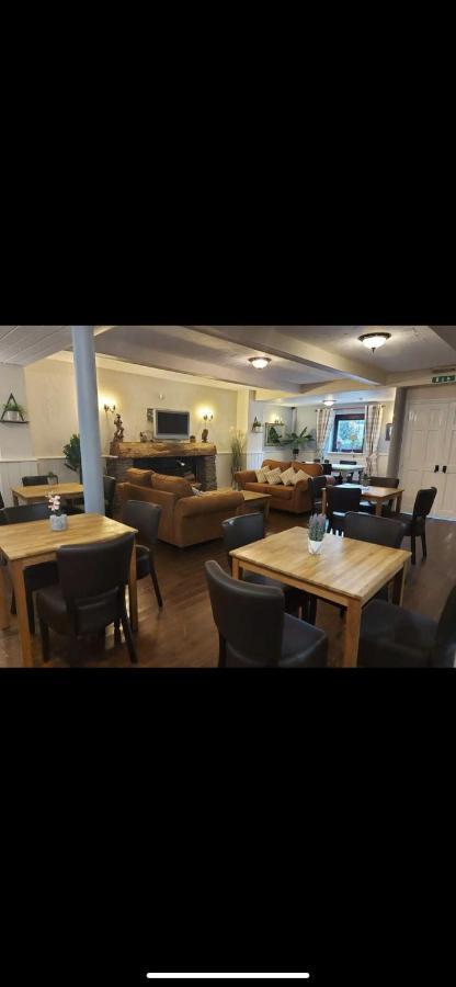 The Countryman Inn Llantrisant  Εξωτερικό φωτογραφία