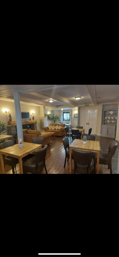 The Countryman Inn Llantrisant  Εξωτερικό φωτογραφία